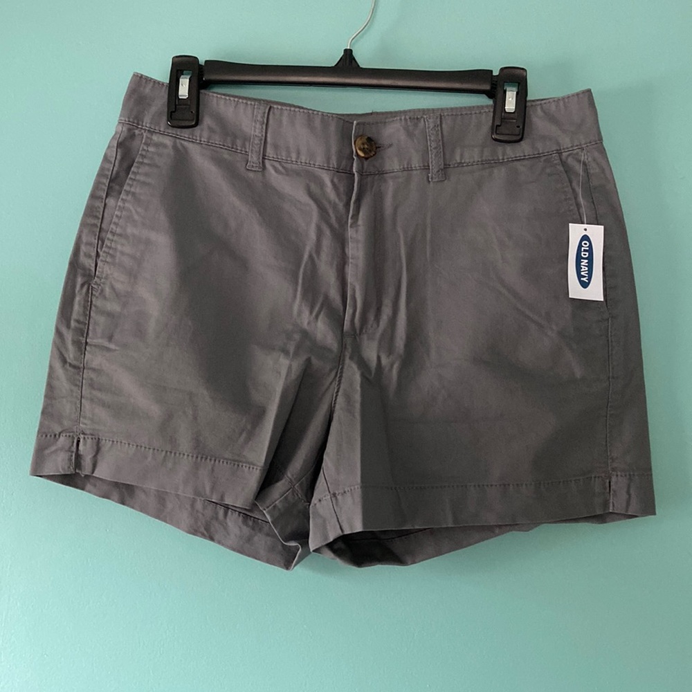 Size 6 Old Navy gray shorts